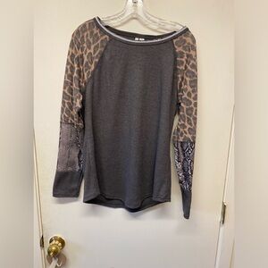 Catos Size M Long Sleeved Animal Print Too